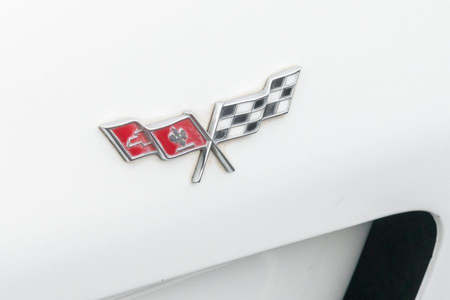Логотип Chevrolet Corvette (1YZ67) 1977 года  (фото 24 из 66)